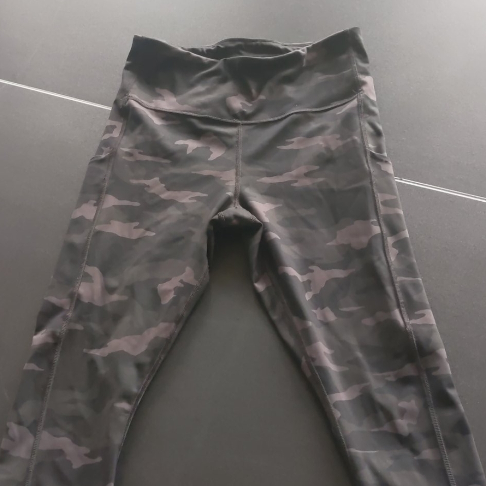 Athleta leggings camo
